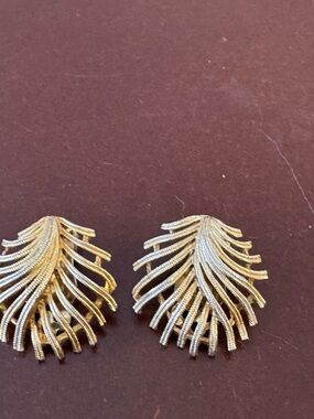 Vintage Monet Lisner Gold Feather-Style Statement Earrings for Women